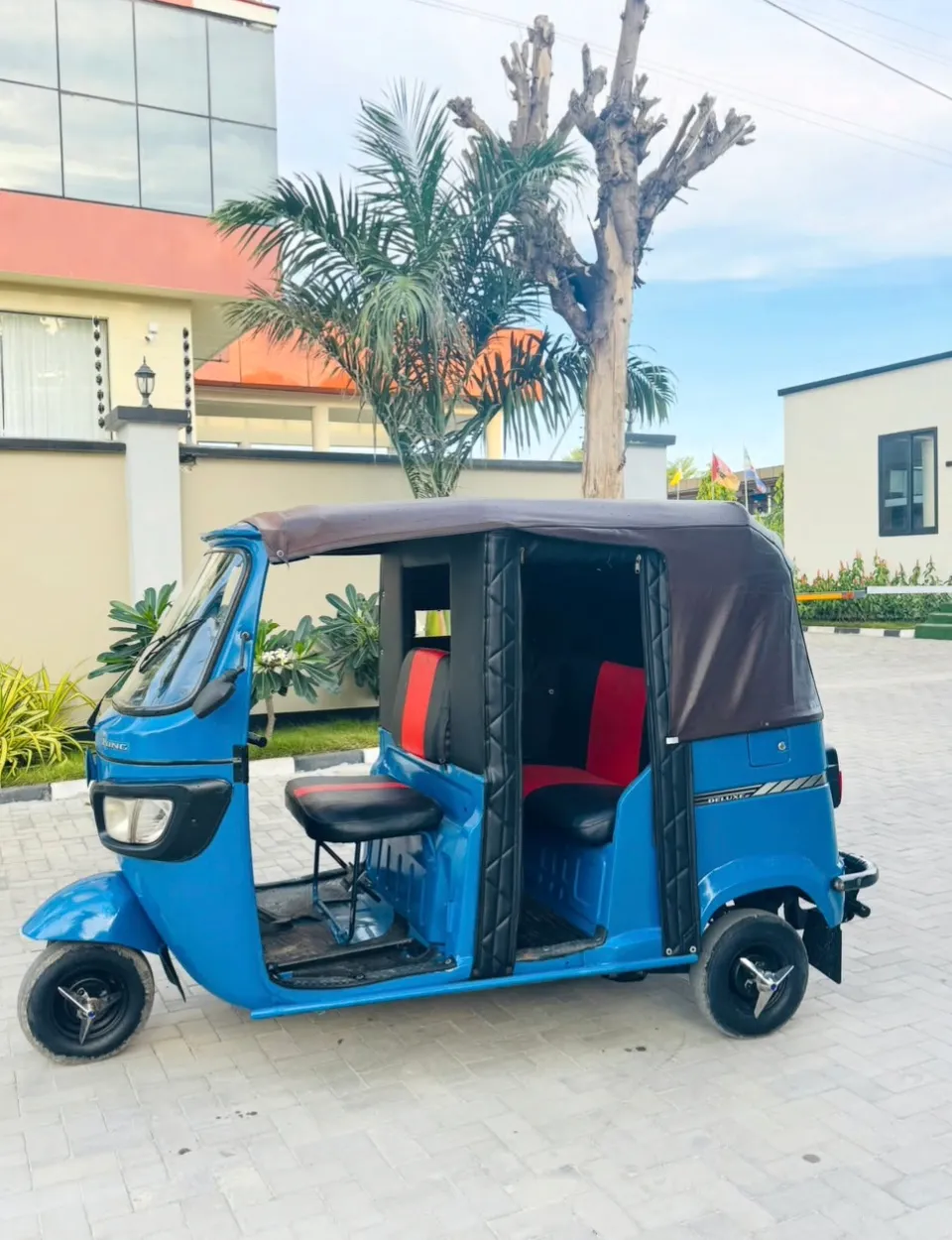 BAJAJ TVS — Injini